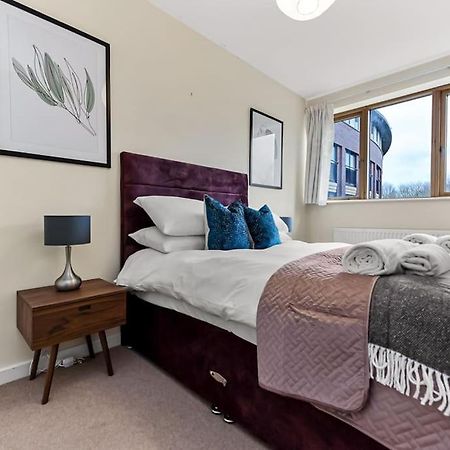Large Group & Contractor Booking! Duplex W/Parking Milton Keynes Esterno foto