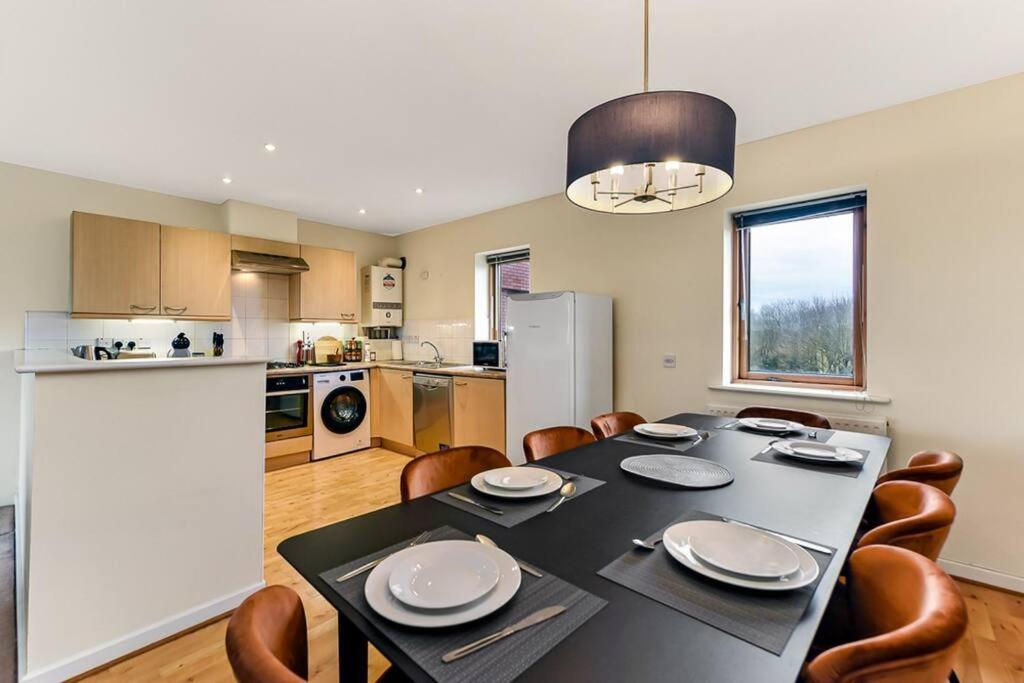 Large Group & Contractor Booking! Duplex W/Parking Milton Keynes Esterno foto