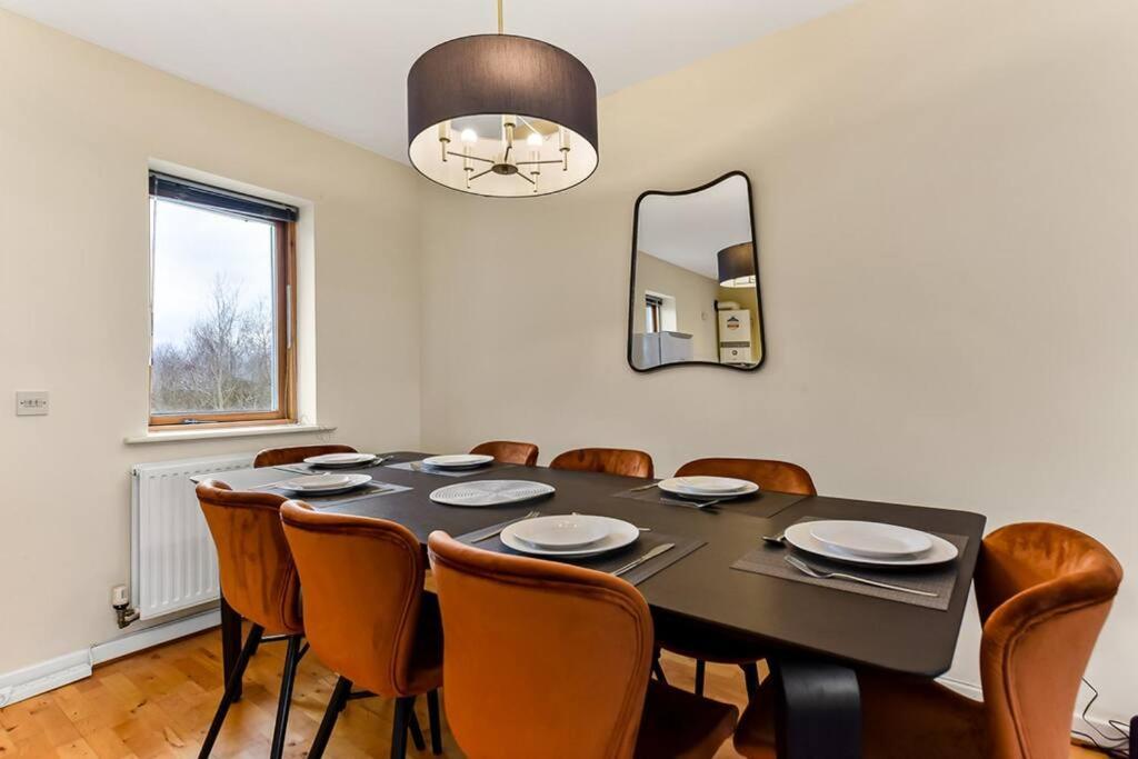 Large Group & Contractor Booking! Duplex W/Parking Milton Keynes Esterno foto