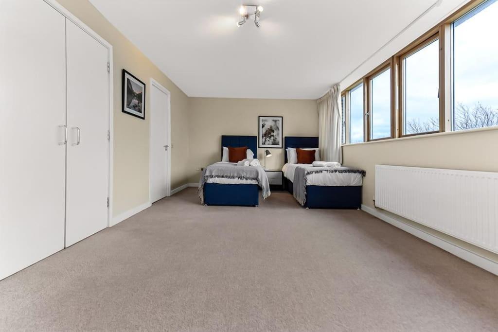 Large Group & Contractor Booking! Duplex W/Parking Milton Keynes Esterno foto