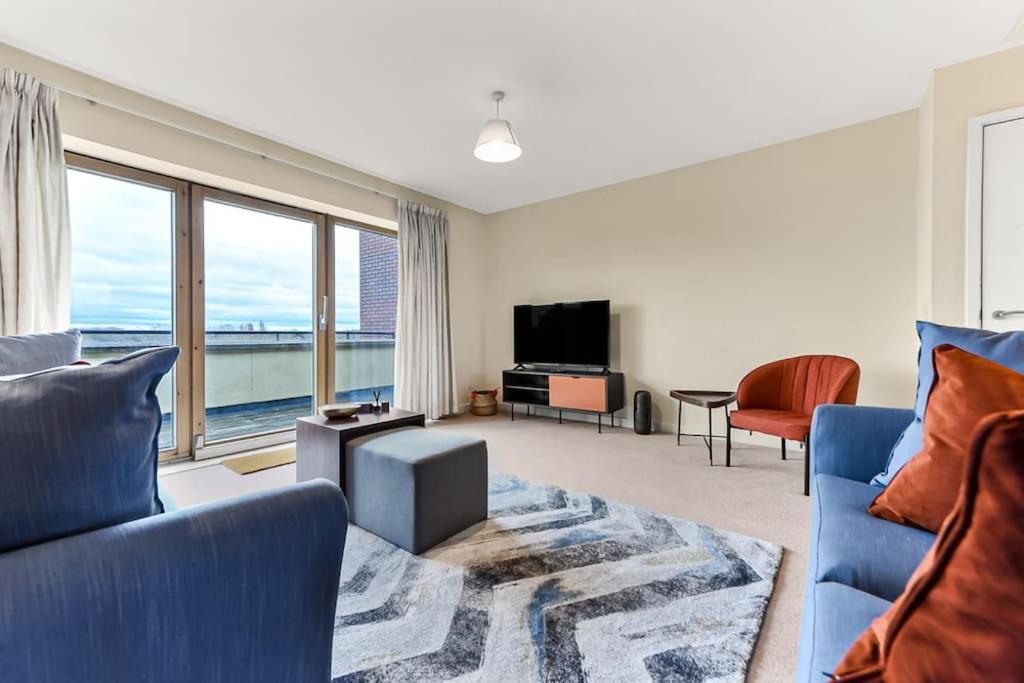 Large Group & Contractor Booking! Duplex W/Parking Milton Keynes Esterno foto